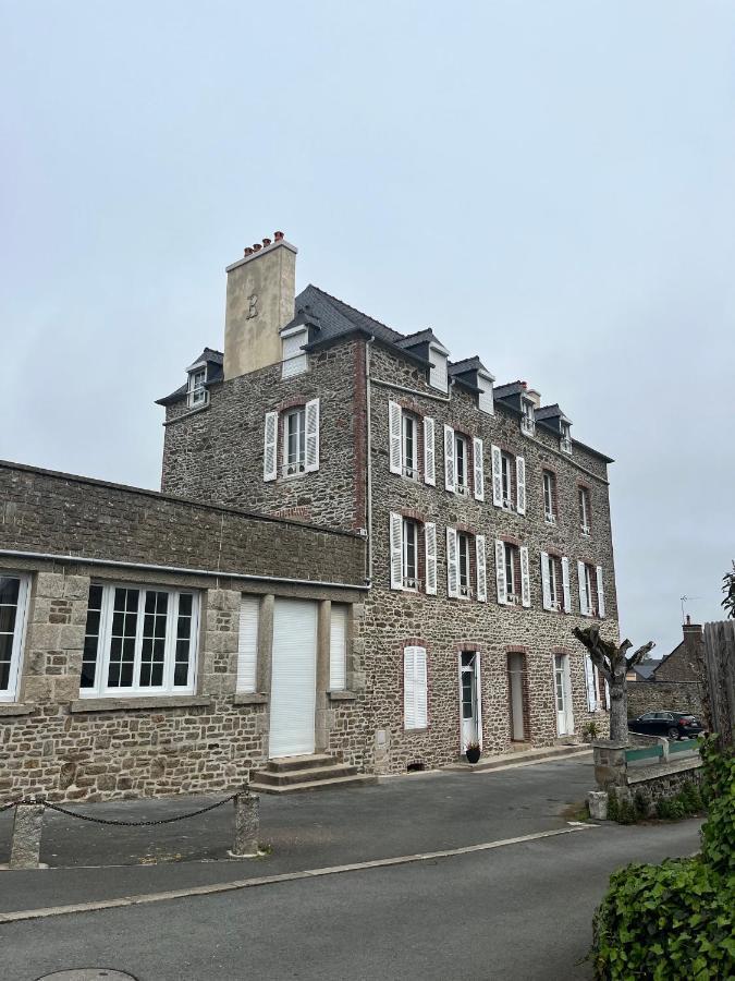Studio 400M De La Mer Lancieux Exteriör bild
