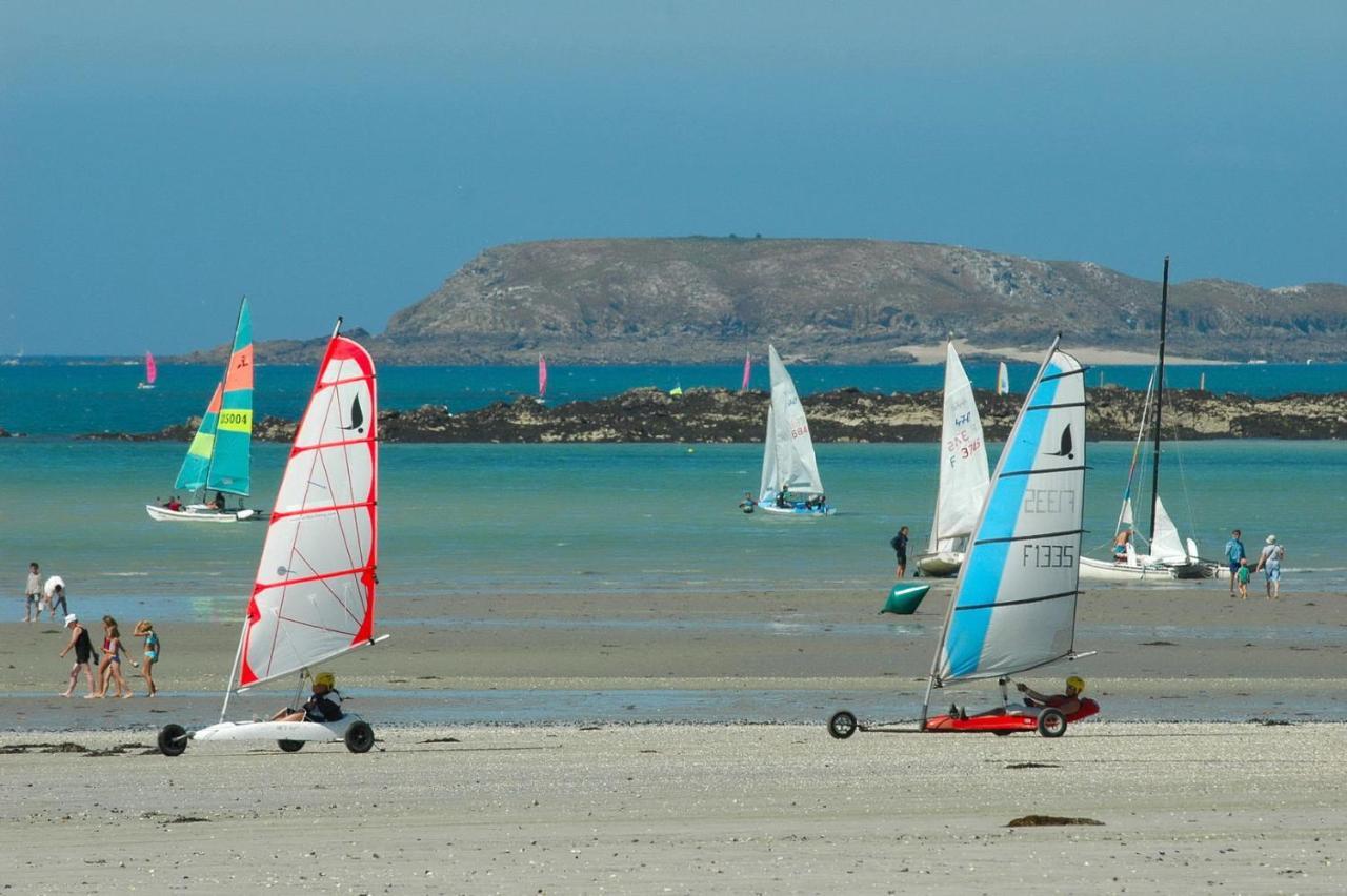 Studio 400M De La Mer Lancieux Exteriör bild